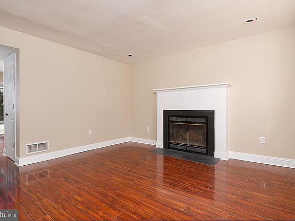 5th image of 30 Lanford Rd