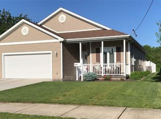 617 S 9th St, Mattoon, IL 61938