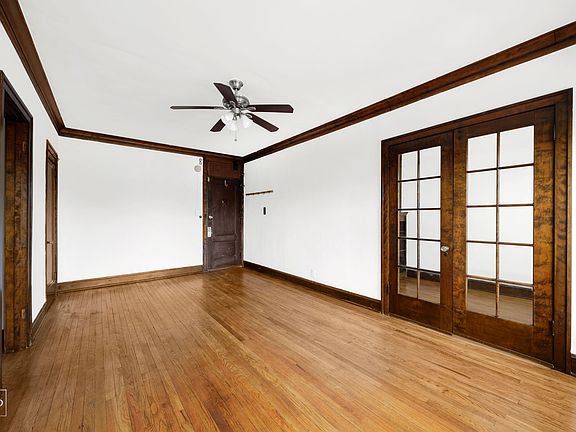 5th image of 3207 N Cicero Ave APT 201