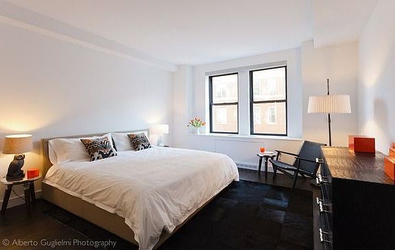 4th image of 666 W End Ave #4