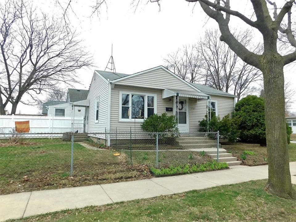 1st image of 1705 E Saveland Ave
