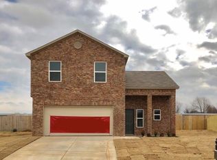 311 E Glendale Ln, Rogers, AR 72758