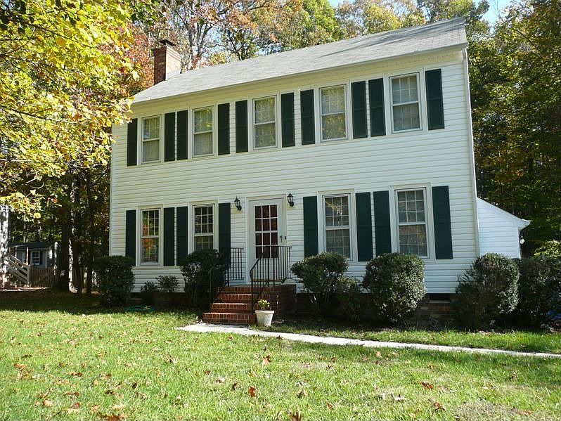 1st image of 2421 Crowncrest Dr