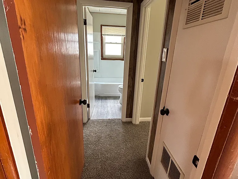 1021 S Dwight St — Photo 2