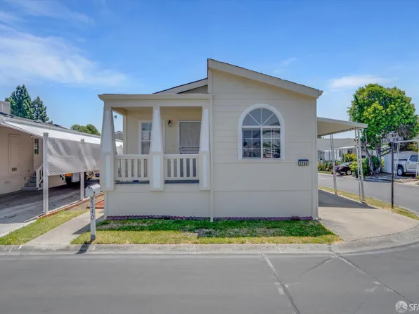 2240 Stillwell Dr, Hayward, CA 94545