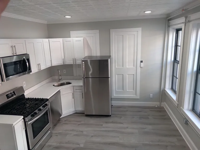 140 Hamilton St — Photo 7