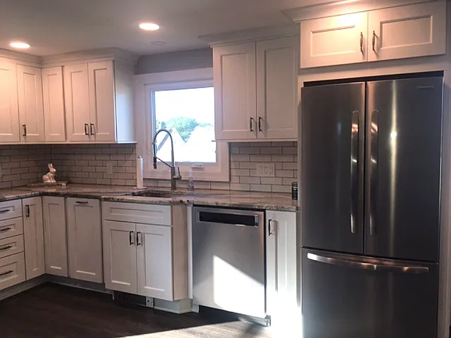 Granite counters and laminate floor