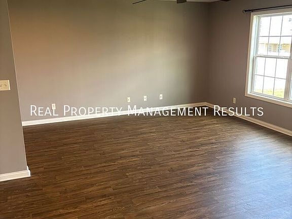 4th image of 3126 Megan Dr