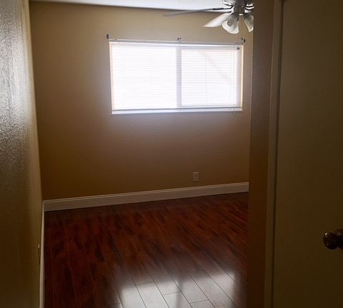 5th image of 1185 Yvonne Ave