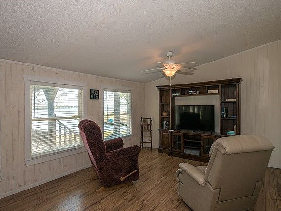 5th image of 109 Palisade Pl