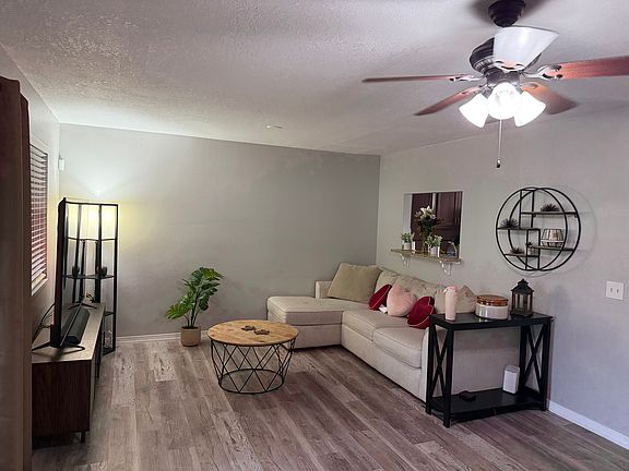 5th image of 11859 Mintwood Ct