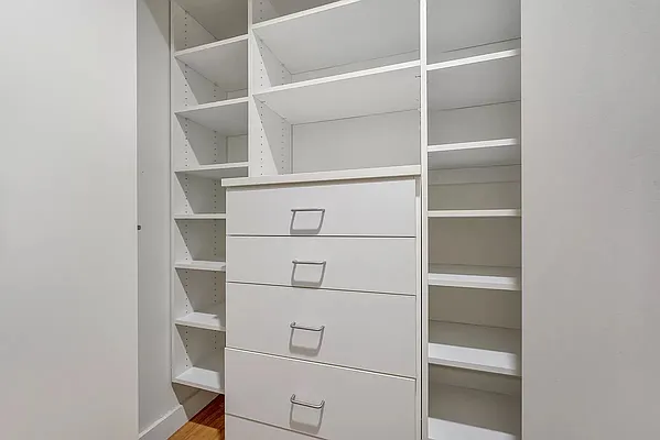 Sold by R New York | media 5