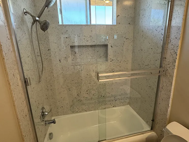 1040 N Laurel Ave #5 — Photo 26