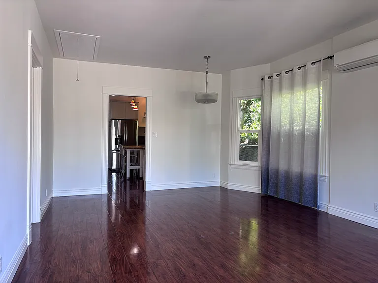 503 Bay St — Photo 4