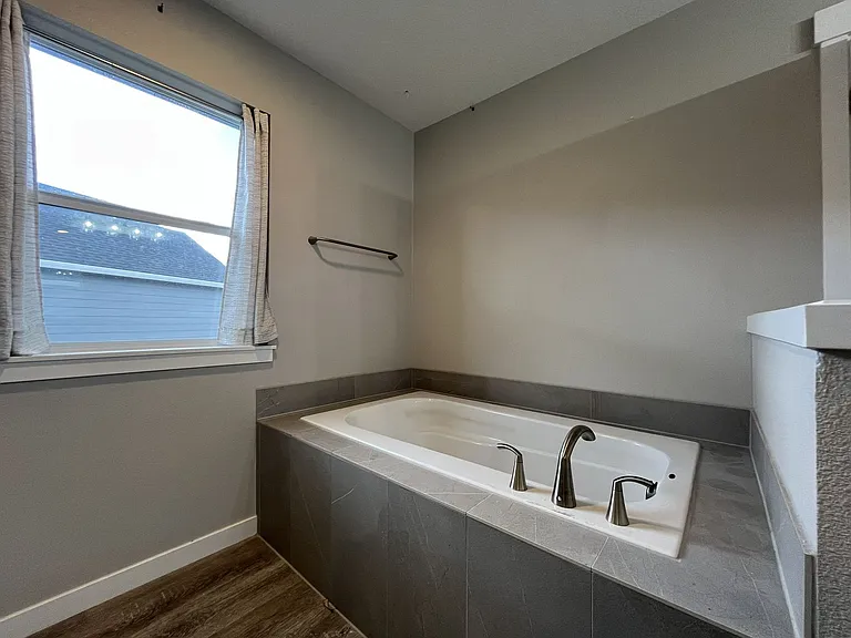 1066 S 29th Blvd — Photo 28