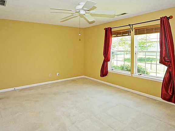 3rd image of 6404 Meadowpond Way