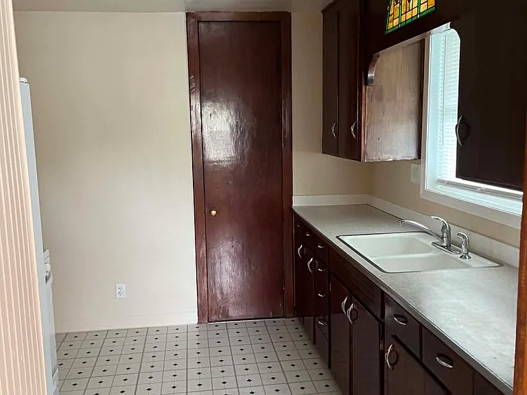 407 E Exchange St #A — Photo 10