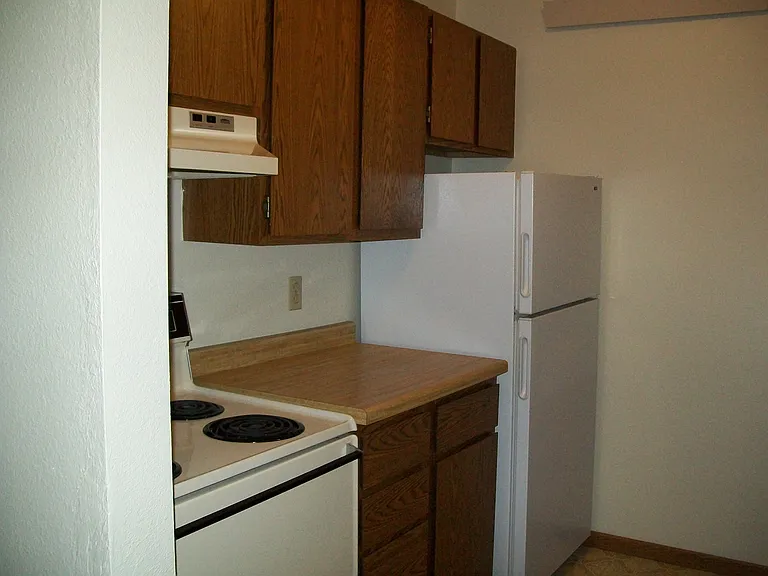 100 1st Ave NE #7 — Photo 6