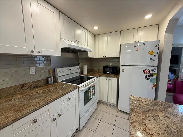 203 W Crest 1/2 Ave — Photo 13