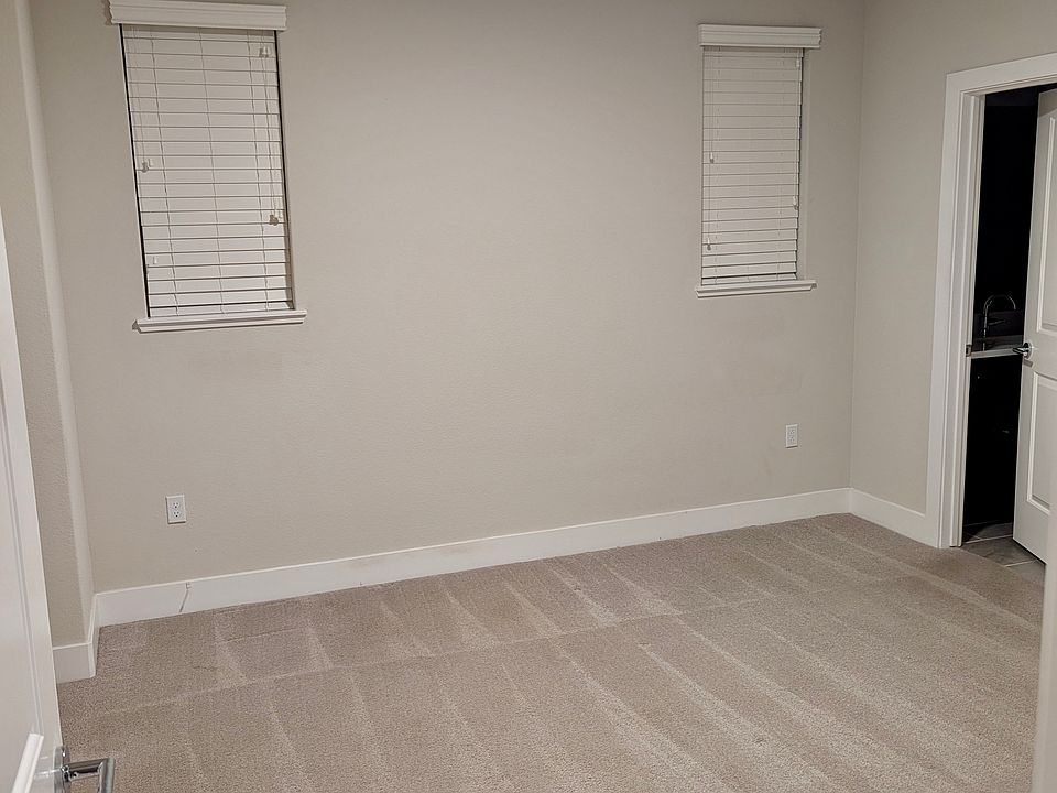 Bedroom 1 (First Floor)