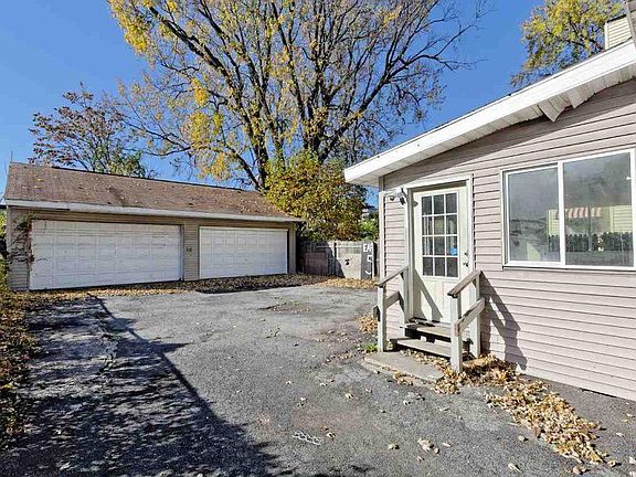 Private Driveway with Four Car Garage
