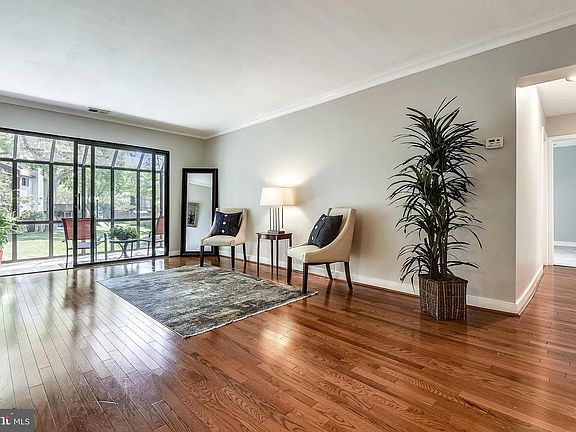 2nd image of 304G Hilltop Ct