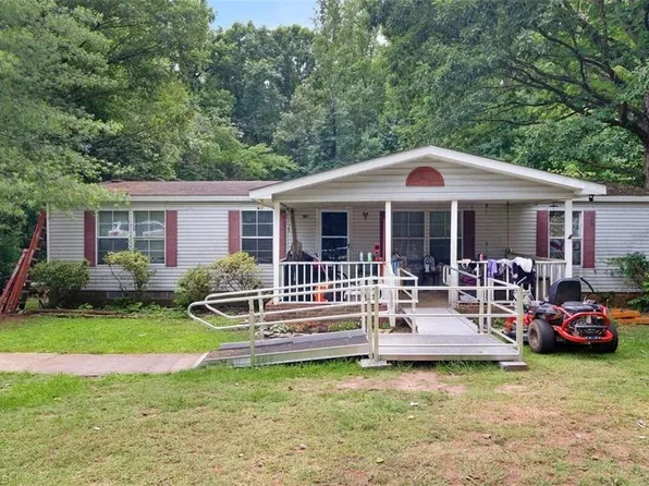 1040 Kelly Dr, Pine Hall, NC 27042