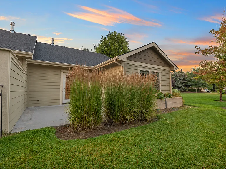 2581 S Gatewood Ln — Photo 21