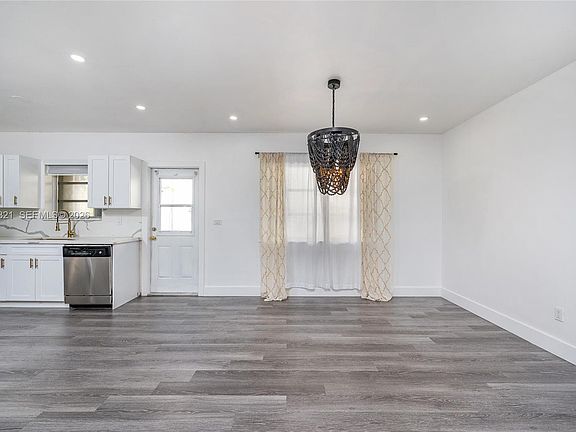 3rd image of 1704 S Le Jeune Rd