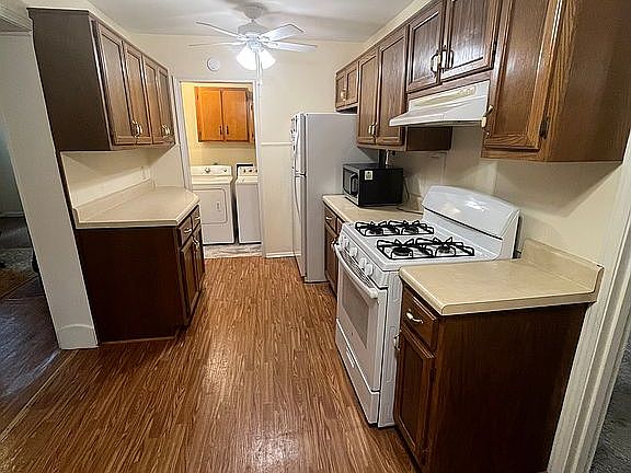 4th image of 4861 Owen Ave