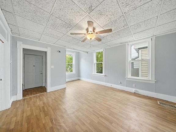 2nd image of 2911 N 6th STREET