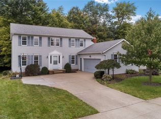 1221 Surfside Cir, Aurora, OH 44202