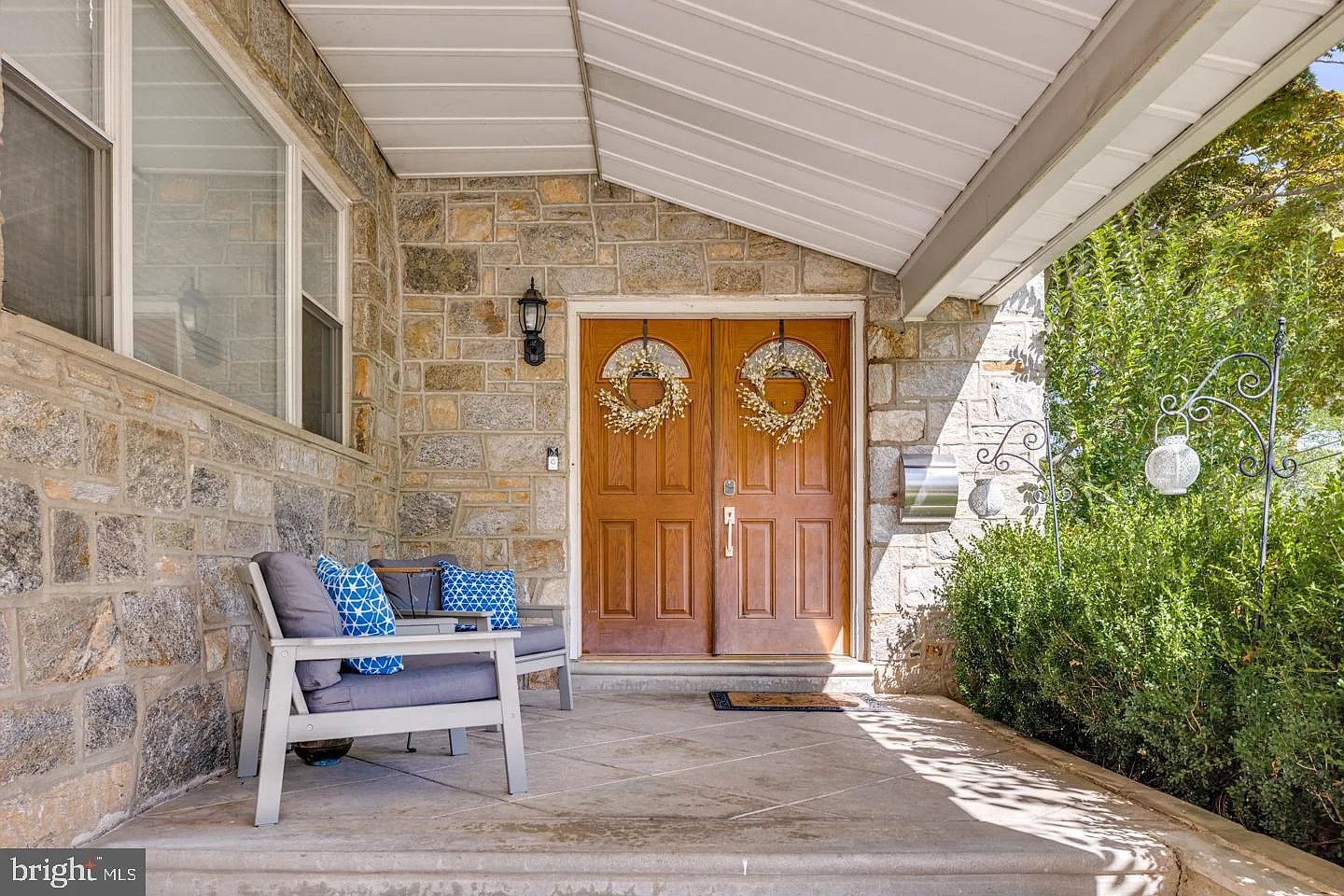 4 bed, 2.5 bath, 2660 sqft, $4,200 — Photo 4