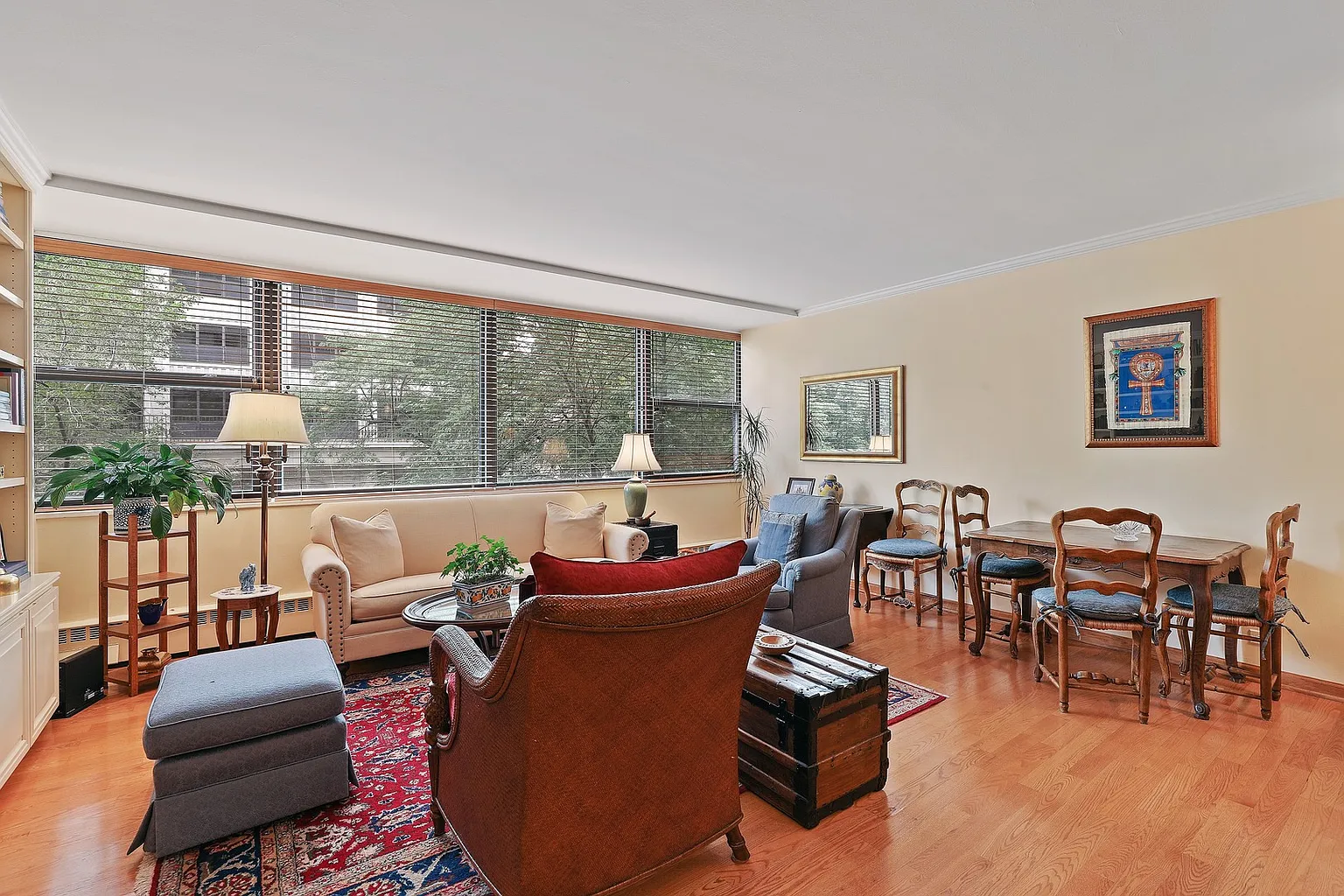 1445 N State Pkwy APT 305 photo 1