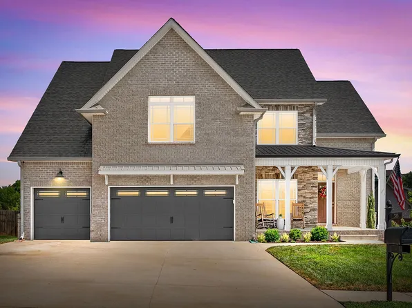 325 Piedmont Pl, Clarksville, TN 37043