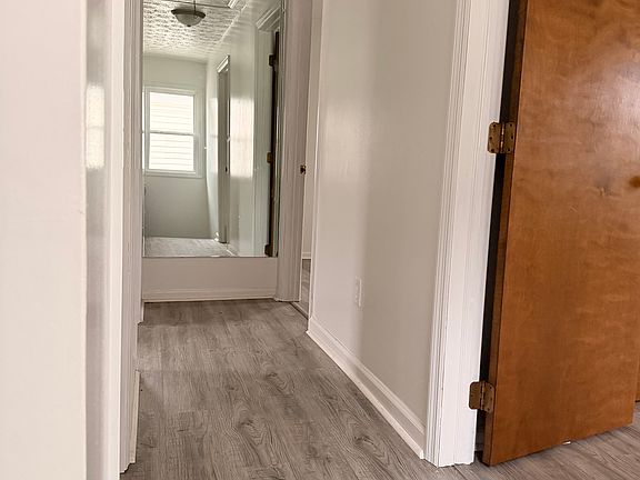 4th image of 524 Blaine Ave