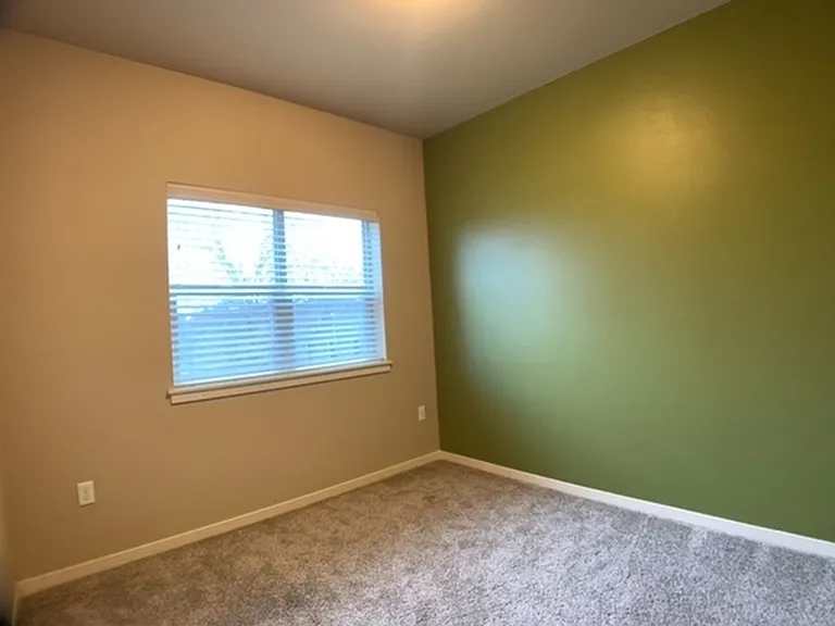 13905 SW Meridian St #310 — Photo 26