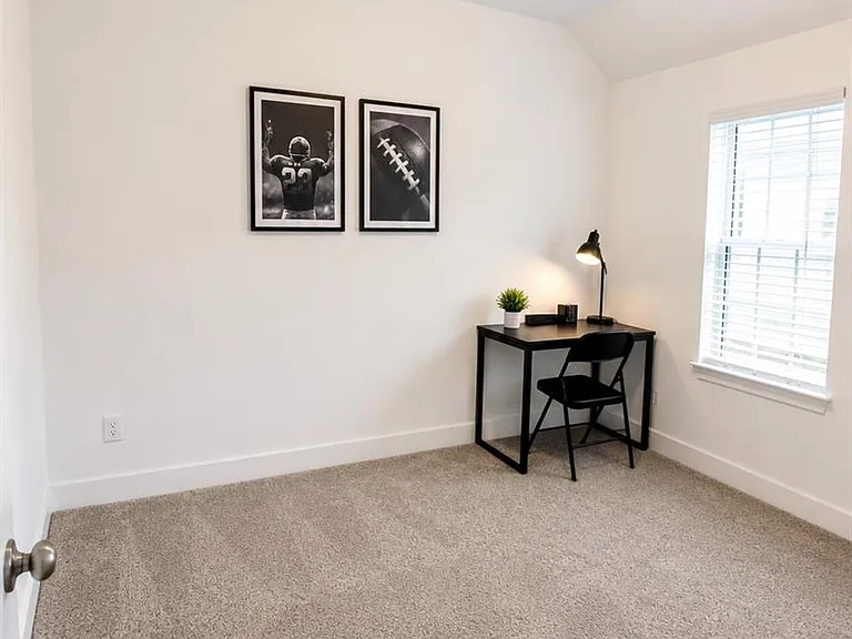 937 Newport Creek Dr — Photo 22