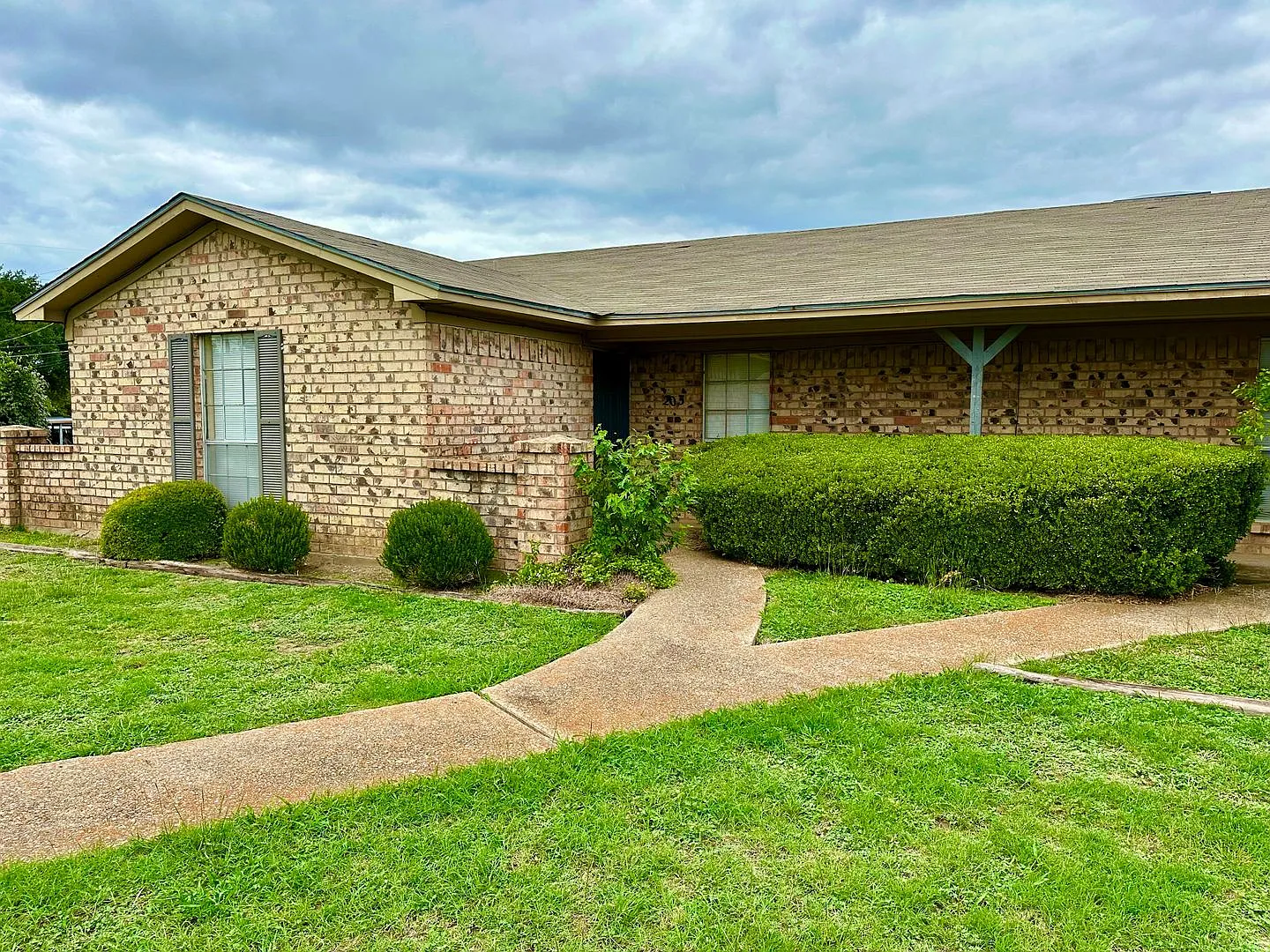 G 201-203 Gruver Circle — Photo 2