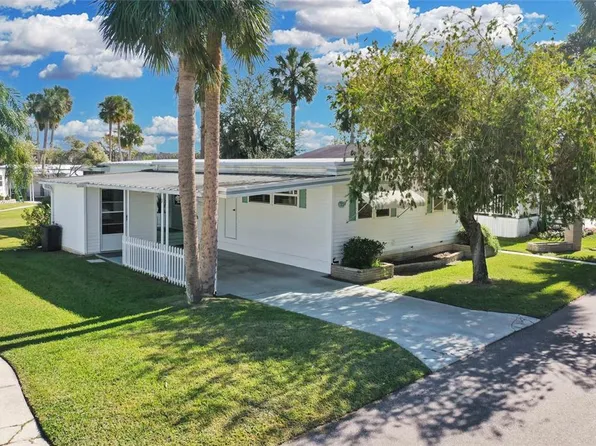 33 Cocos Plumosa Dr, Eustis, FL 32726