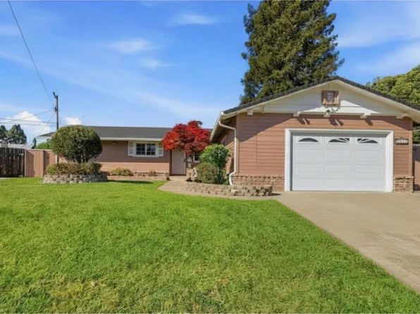 8440 Diane Ct, Gilroy, CA 95020