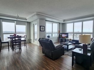 8880 Horton Rd SW #919, Calgary, AB T2V 2W3