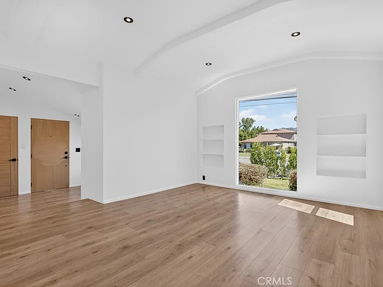 1713 W Alameda Ave — Photo 19