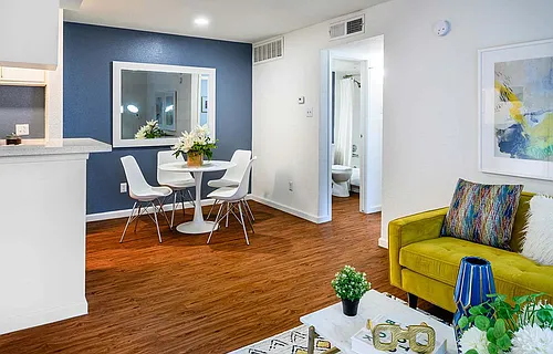 The Daphne Apartments Photo 1