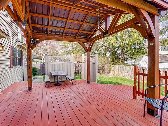 2nd image of 226 Canby Ct