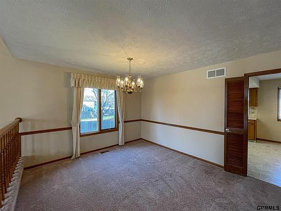 3rd image of 2812 Nottingham Dr