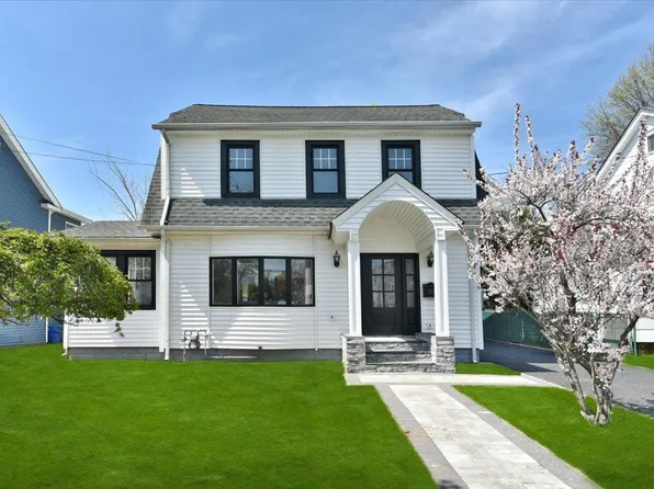 149 Simonson Road, Mineola, NY 11501