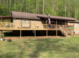 471 Wood Dr, Clendenin, WV 25045