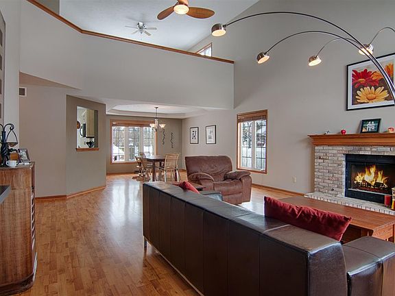 3rd image of 5163 Trafford Dr
