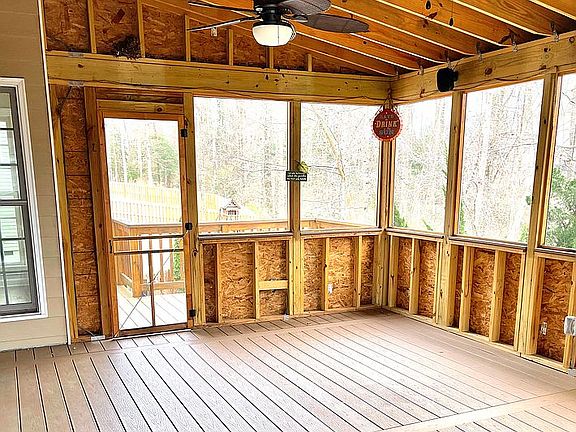 Composite floor decking 